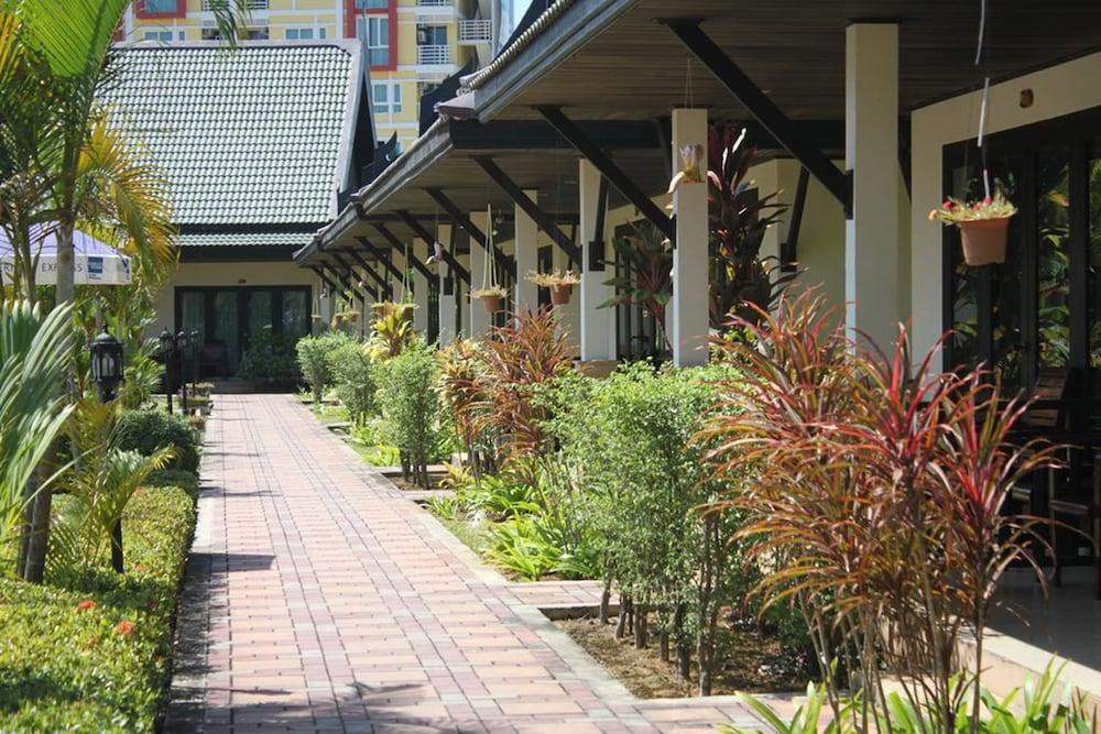 Airport Resort Phuket Nai Yang Beach Buitenkant foto