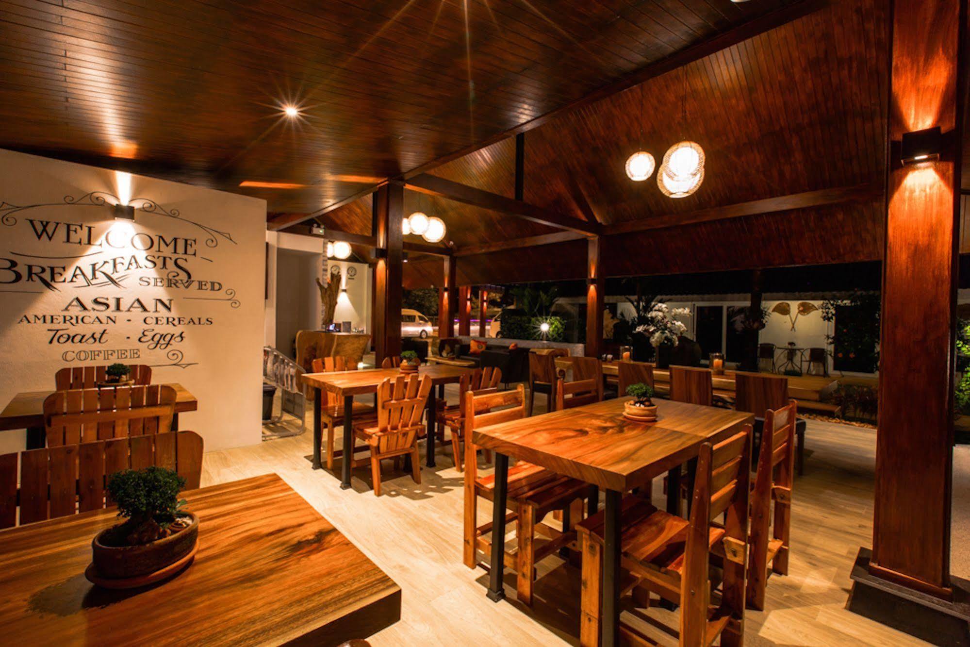 Airport Resort Phuket Nai Yang Beach Buitenkant foto